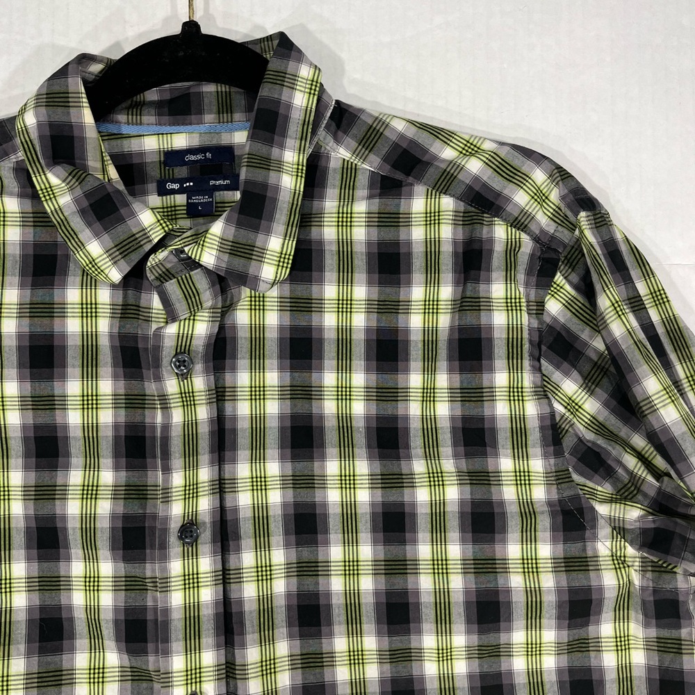 GAP MENS CLASSIC FIT BUTTON SHIRT